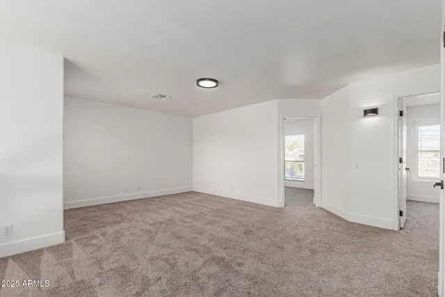 $659,900 | 1347 East Redwood Lane, Phoenix, AZ 85048