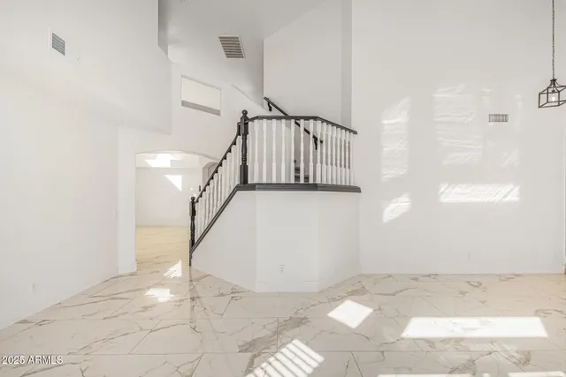 $659,900 | 1347 East Redwood Lane, Phoenix, AZ 85048