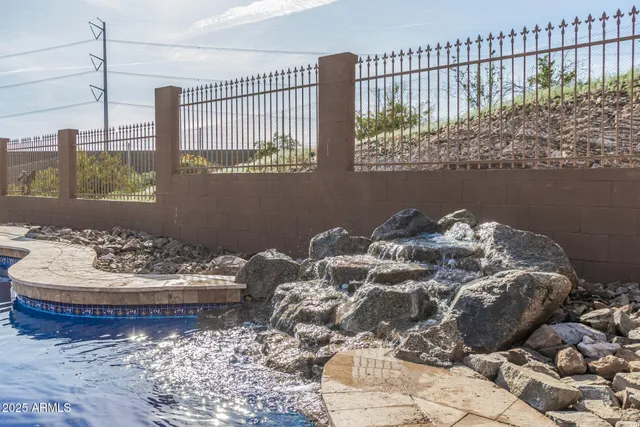 $659,900 | 1347 East Redwood Lane, Phoenix, AZ 85048