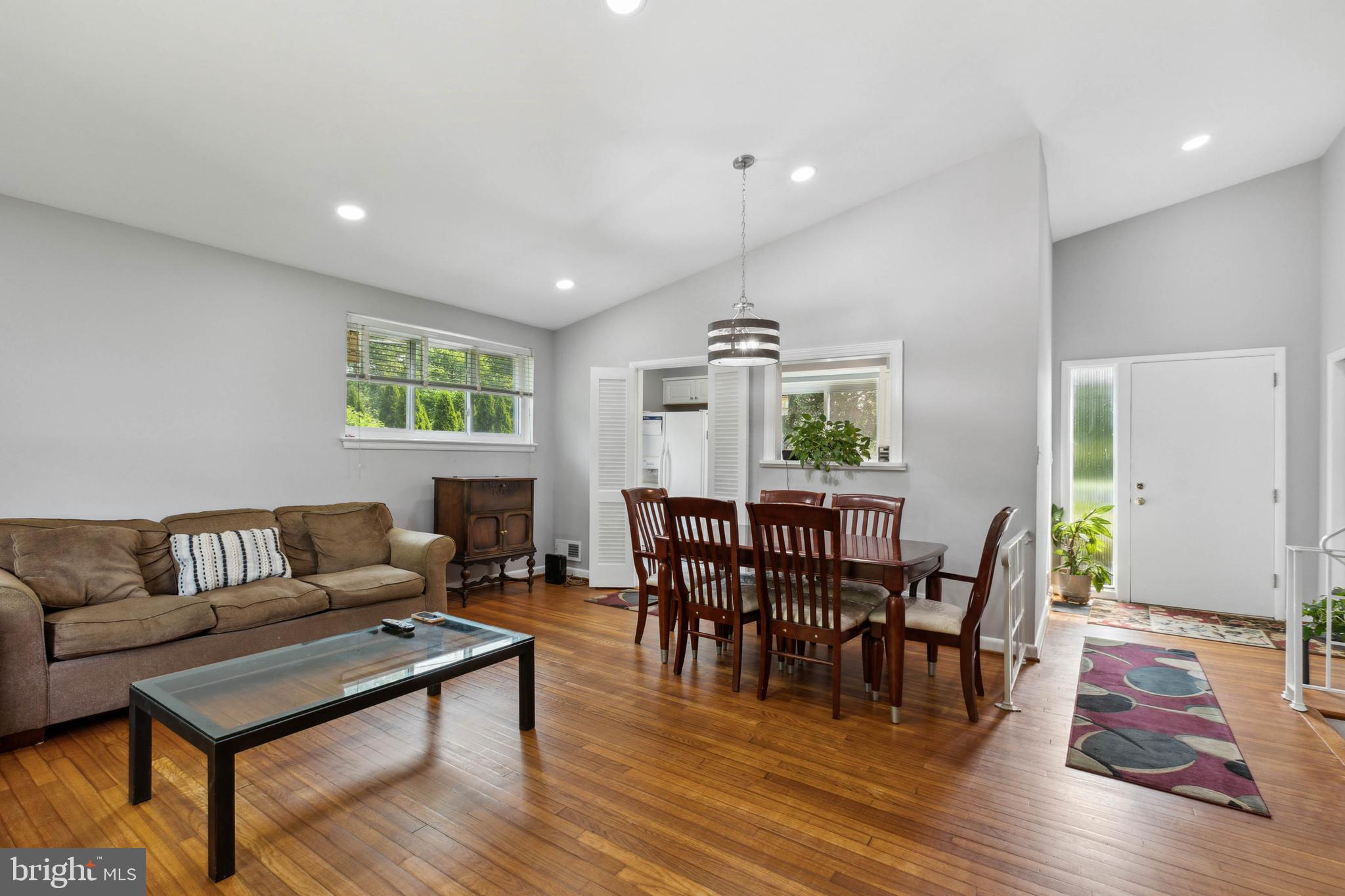 10038 Renfrew Road Silver Spring, MD 20901 - Photo 3 of 25