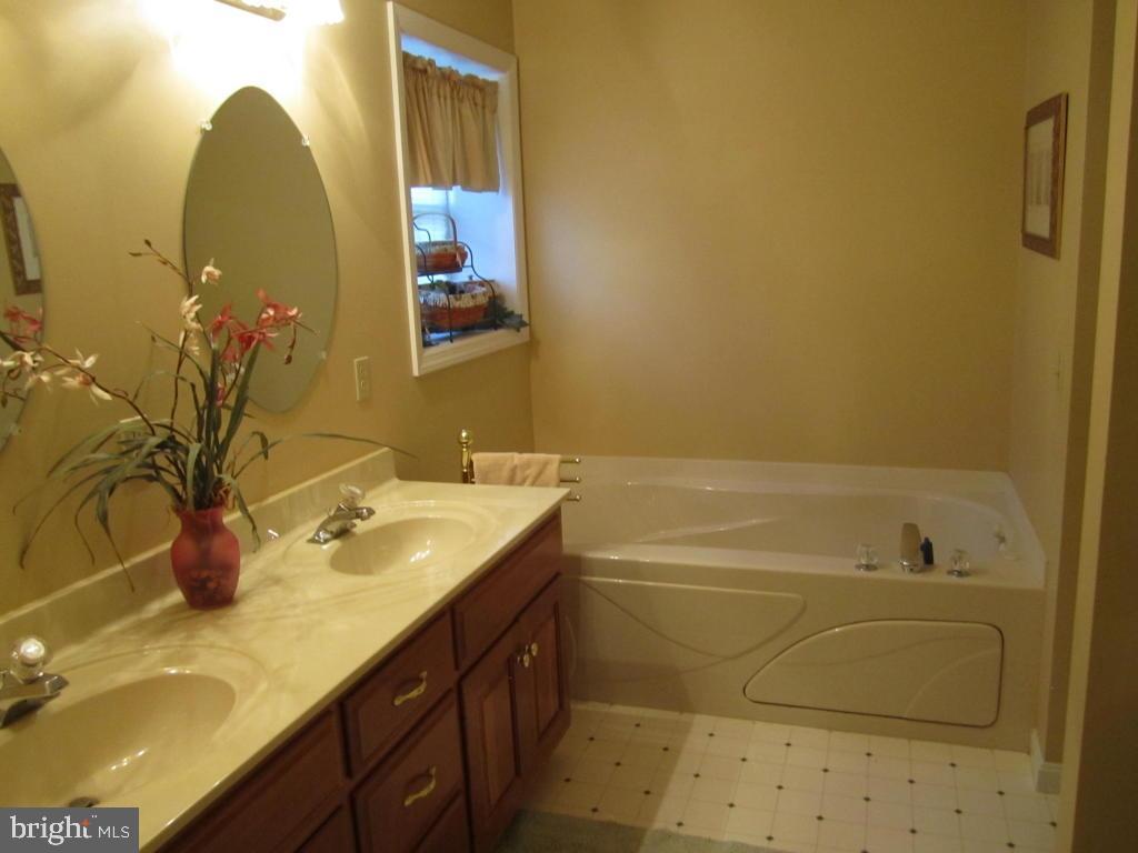 33 Hamaker Road Manheim, PA 17545 - Photo 9 of 33