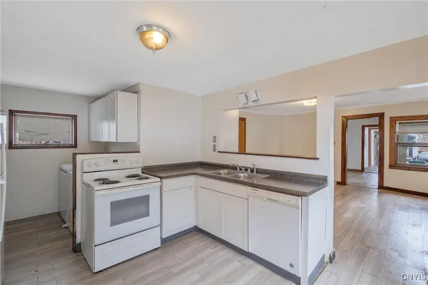 $1,500 | 68 Ontario Street, Oswego, NY 13126