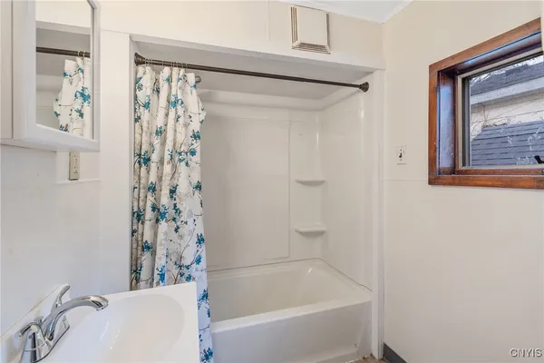 $1,500 | 68 Ontario Street, Oswego, NY 13126