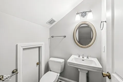 $750,000 | 331 North East Street, Indianapolis, IN 46202