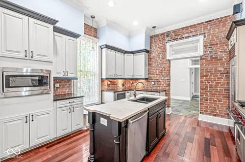 $750,000 | 331 North East Street, Indianapolis, IN 46202