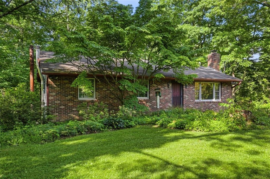 256 Ridge Road Zelienople, PA 16063 - Photo 2 of 46 Gallery Image 2