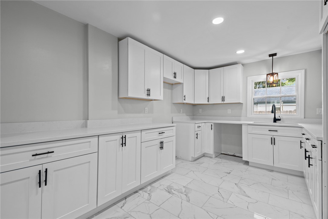78 Viewesta Road Warwick, RI 02886 - Photo 11 of 29