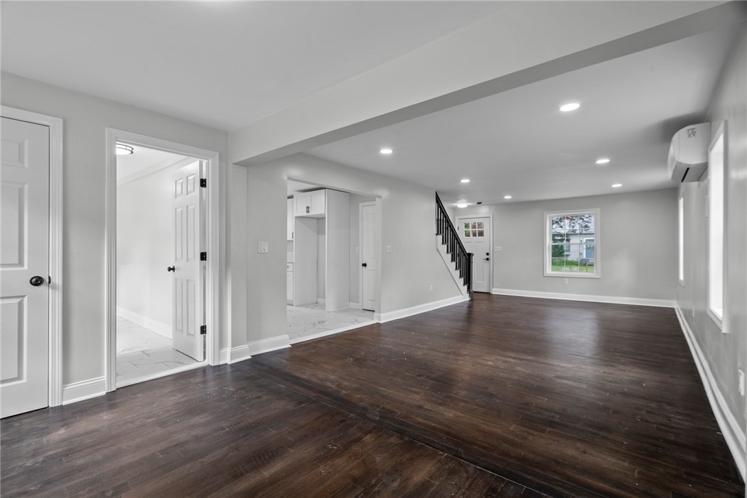 78 Viewesta Road Warwick, RI 02886 - Photo 5 of 29