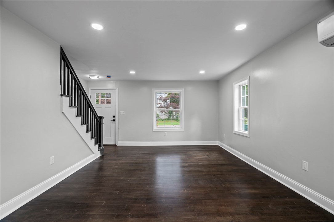 78 Viewesta Road Warwick, RI 02886 - Photo 6 of 29