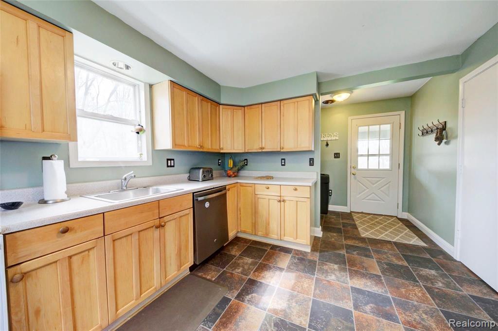 7139 Mabley Hill Road Fenton, MI 48430 - Photo 16 of 35