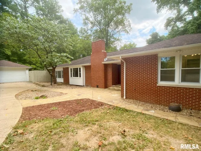 $249,000 | 8994 Old Highway 13, Murphysboro, IL 62966