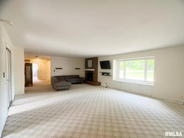 $249,000 | 8994 Old Highway 13, Murphysboro, IL 62966