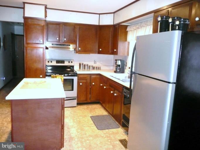 5475 Long Beach Road St. Leonard, MD 20685 - Photo 3 of 29 Kitchen #2