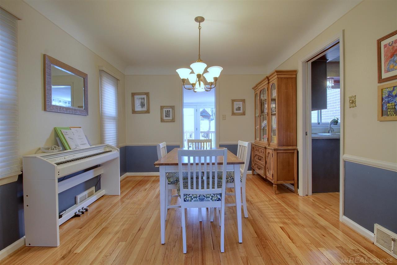 1990 Littlestone Road Grosse Pointe Woods, MI 48236 - Photo 7 of 32