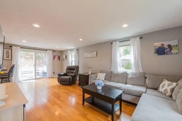 $625,000 | 18 Cherrywood Circle, Plymouth, MA 02360