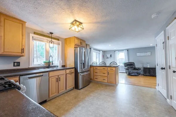 $625,000 | 18 Cherrywood Circle, Plymouth, MA 02360