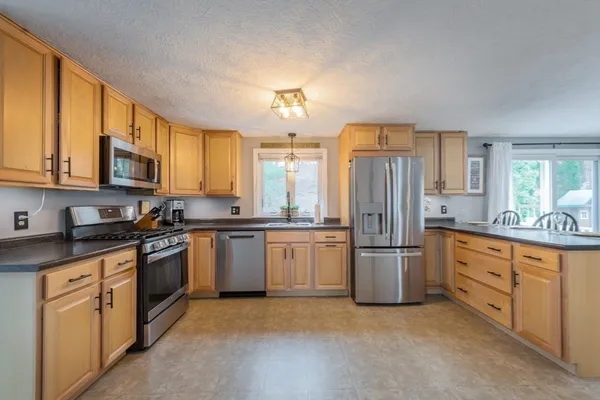 $625,000 | 18 Cherrywood Circle, Plymouth, MA 02360