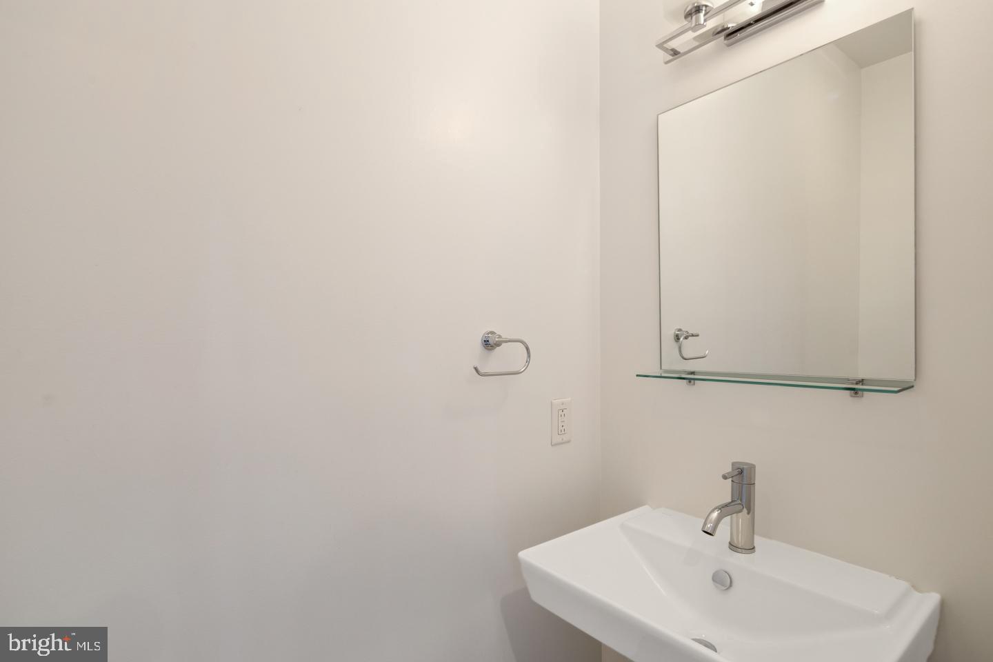 900 North 5th Street, Unit 1 Philadelphia, PA 19123 - Photo 10 of 35