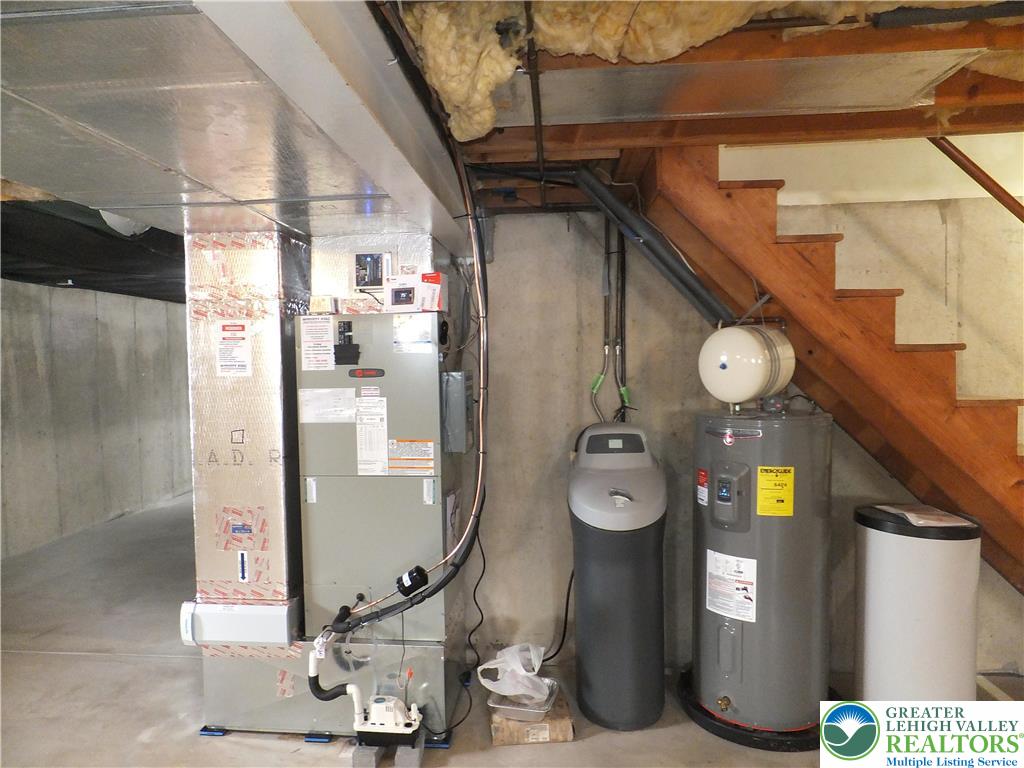 1207 Kressler Road Allentown, PA 18103 - Photo 26 of 27 a view of a hallway with elevator