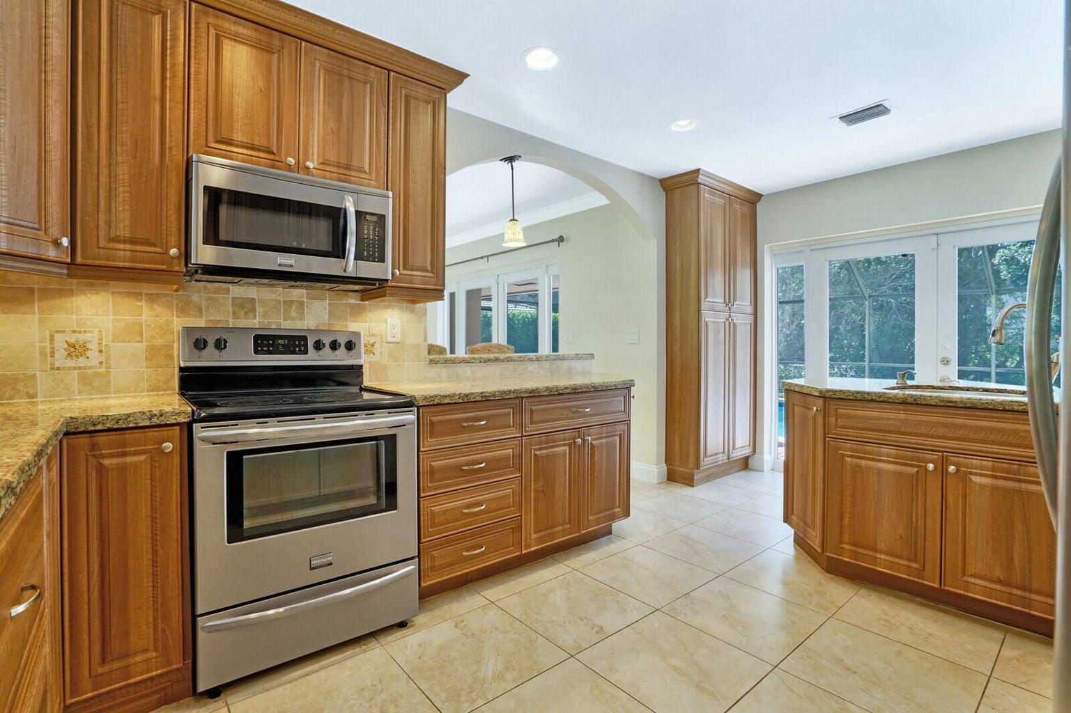 1104 Northeast 4th Drive Deerfield Beach, FL 33441 - Photo 14 of 37 Kitchen