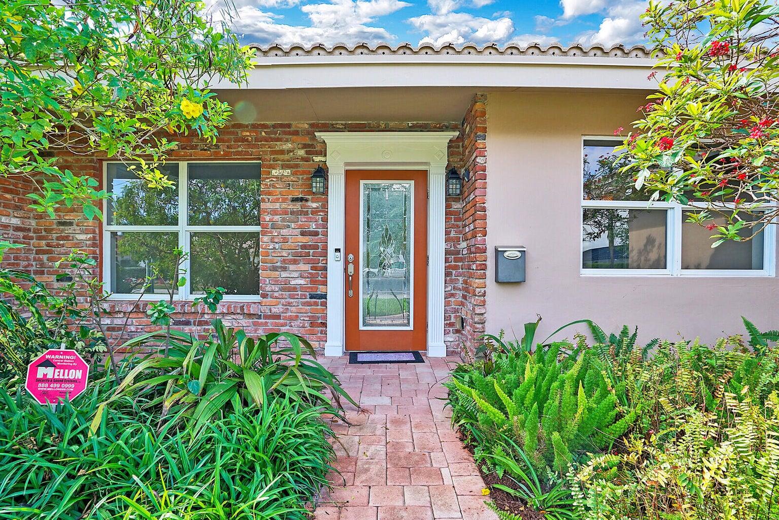 1104 Northeast 4th Drive Deerfield Beach, FL 33441 - Photo 4 of 37 Entry