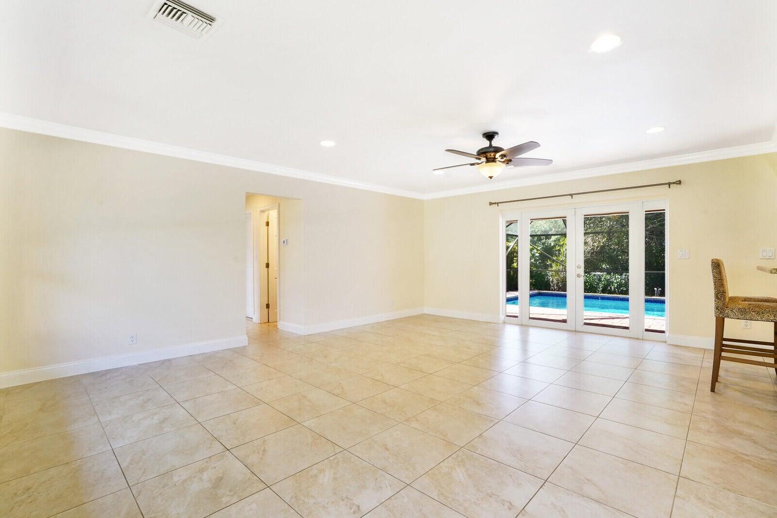 1104 Northeast 4th Drive Deerfield Beach, FL 33441 - Photo 6 of 37 Living room