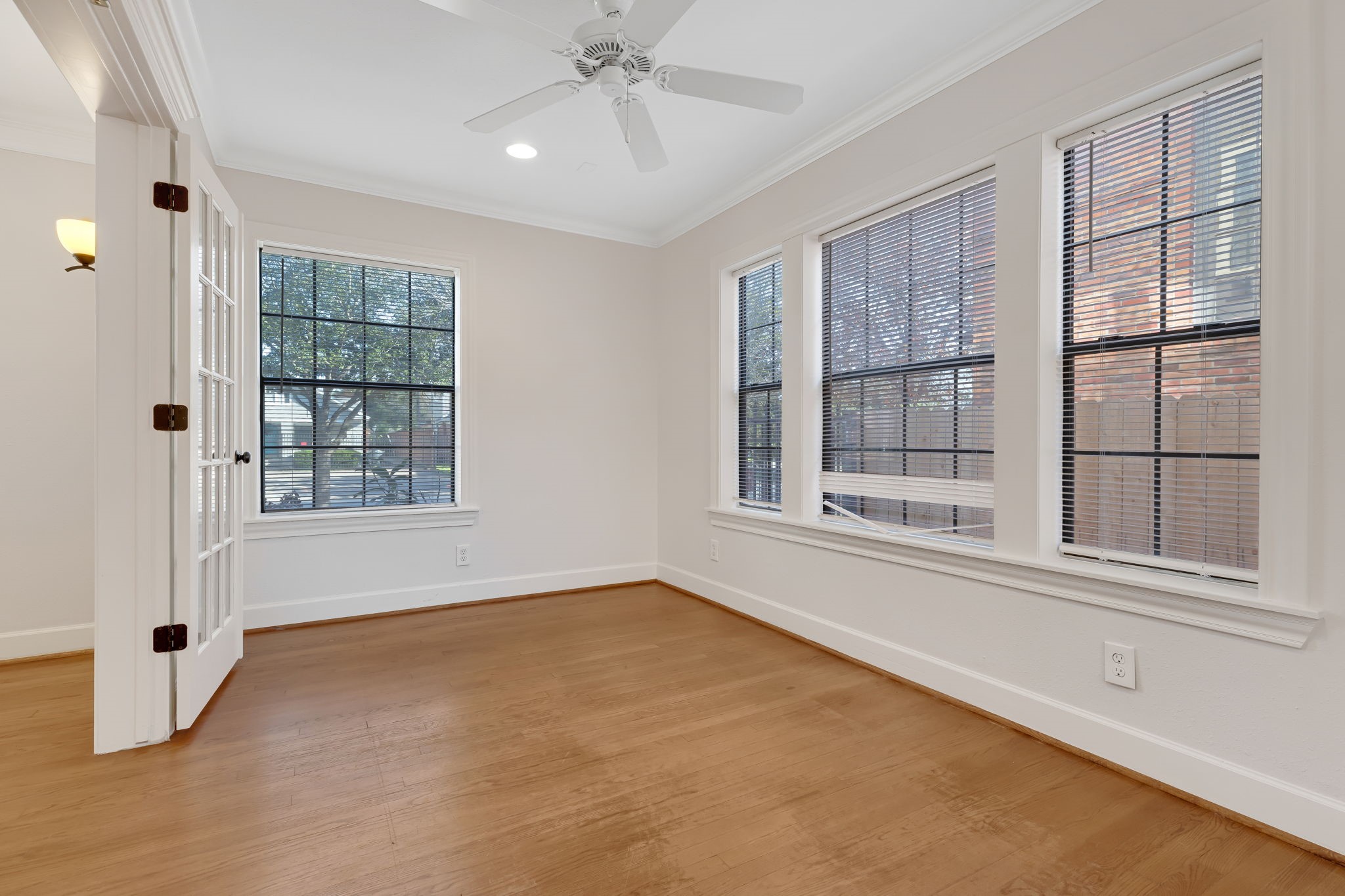 2306 Blodgett Street, Unit 1 Houston, TX 77004 - Photo 6 of 11 a view of an empty room with a window