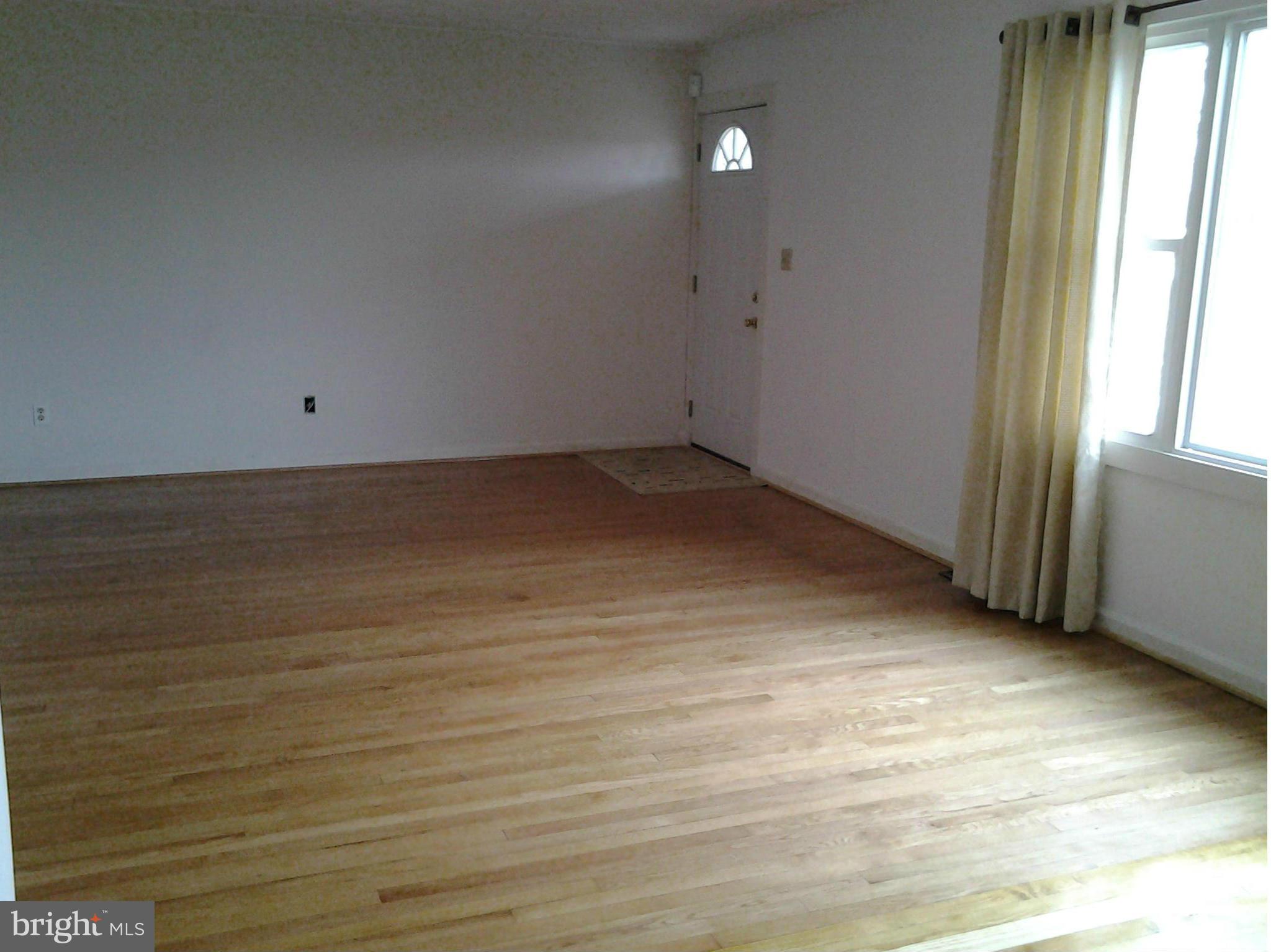 14535 Rock Point Road Newburg, MD 20664 - Photo 11 of 30 Family Room