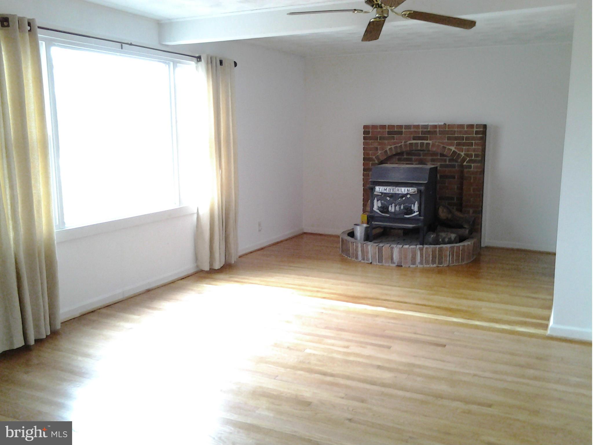 14535 Rock Point Road Newburg, MD 20664 - Photo 13 of 30 Family Room