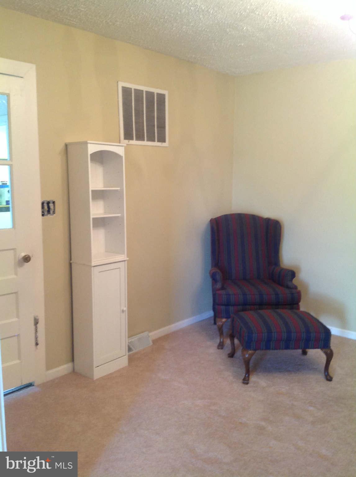 14535 Rock Point Road Newburg, MD 20664 - Photo 7 of 30 Living Room