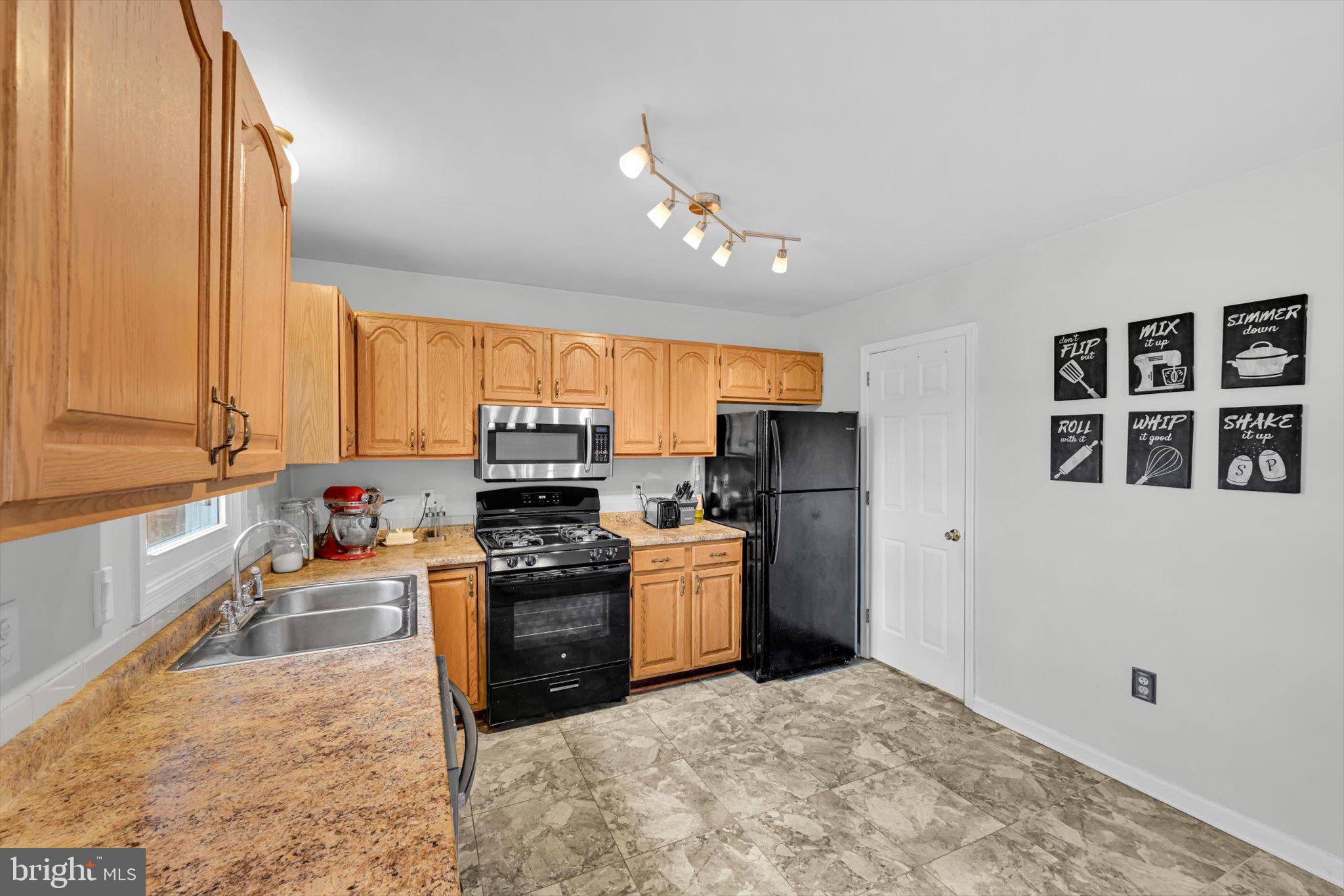 61 Brookfield Road Lititz, PA 17543 - Photo 13 of 32