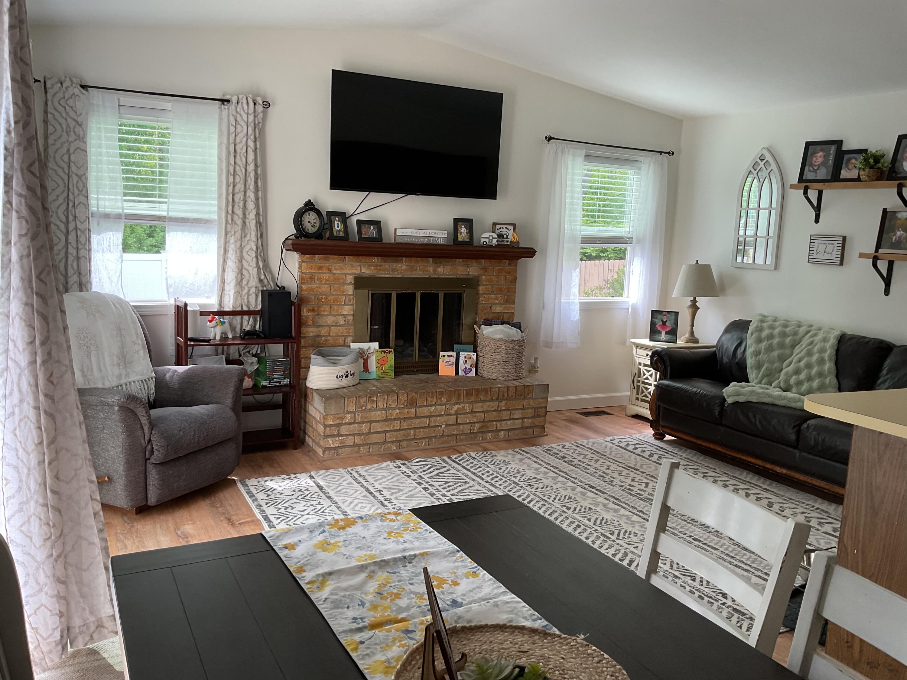 5992 Willowbridge Road Ypsilanti, MI 48197 - Photo 2 of 23 0DCBC12B-4882-4E81-B7A1-8045BDCF9206