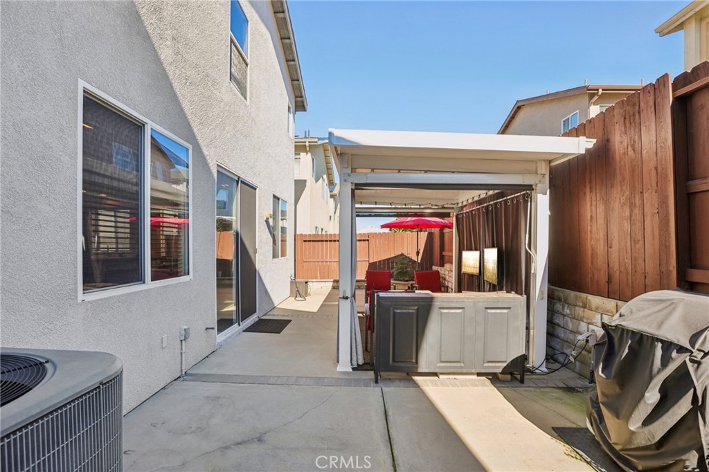 17550 Buttonwood Lane Carson, CA 90746 - Photo 33 of 43 a view of living room filled with furniture