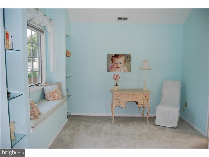 115 Windmoor Road Delran, NJ 08075 - Photo 14 of 25