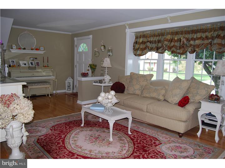 115 Windmoor Road Delran, NJ 08075 - Photo 3 of 25