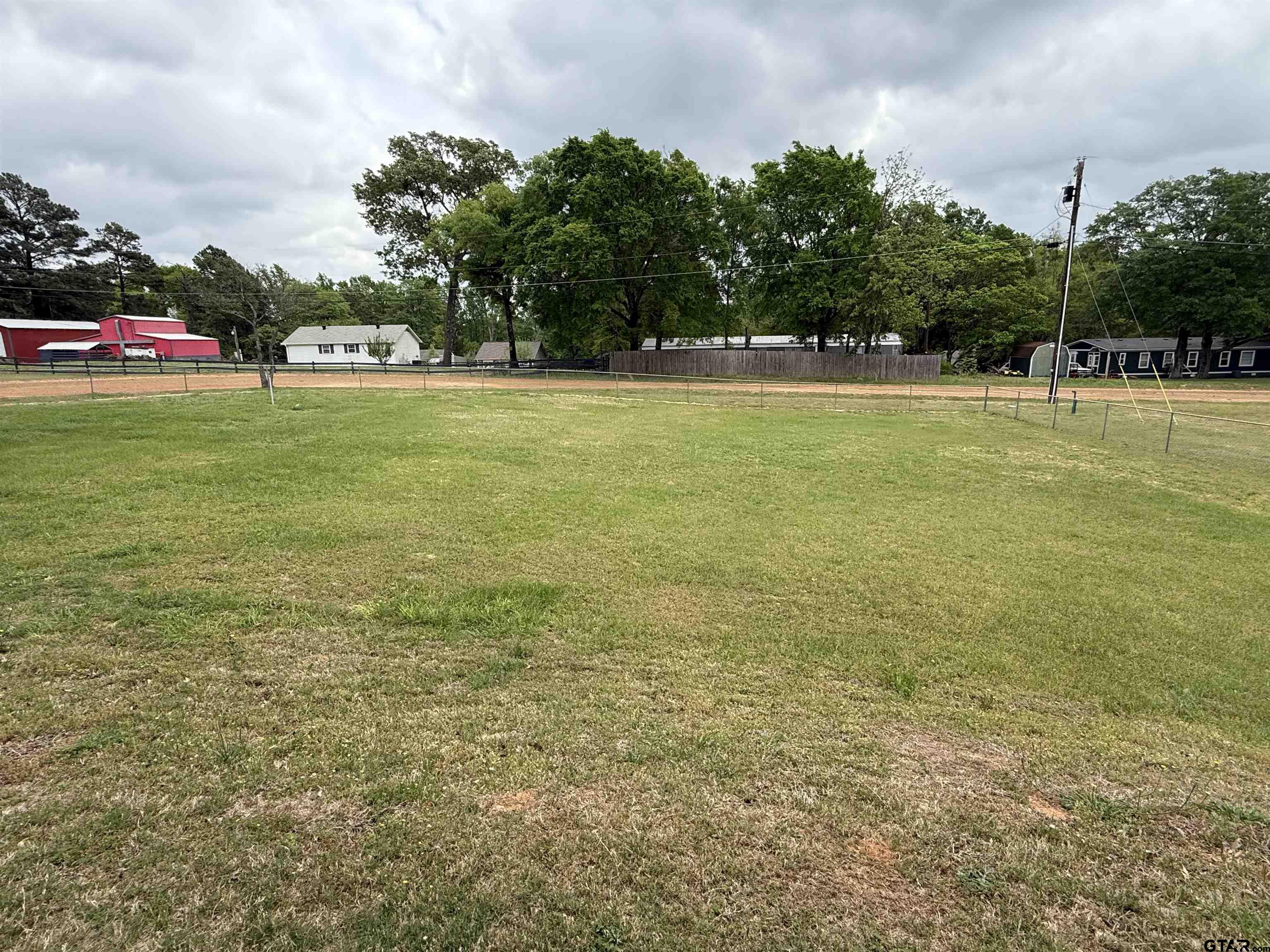 525 North Hill Road Tyler, TX 75706 - Photo 4 of 16