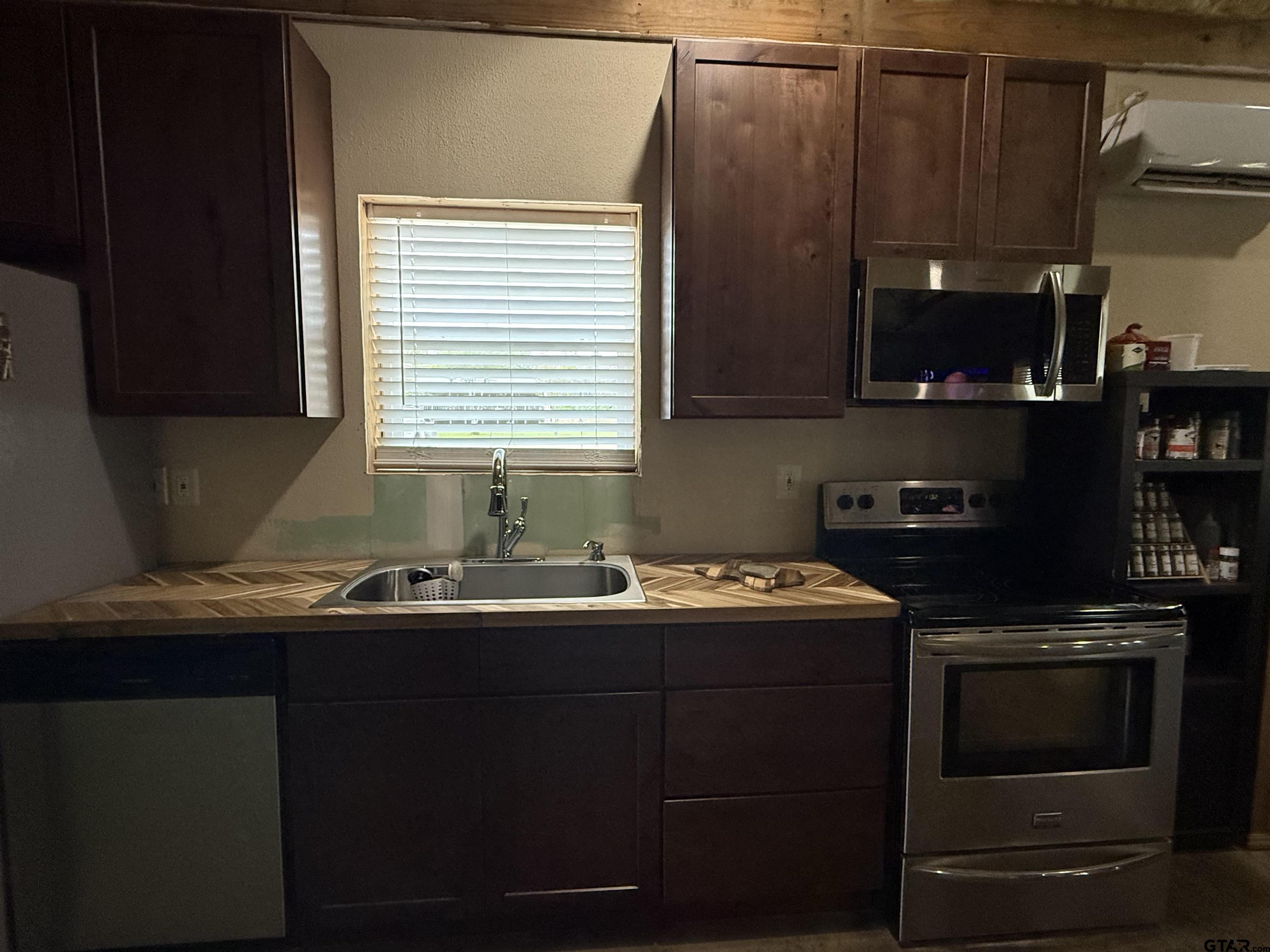 525 North Hill Road Tyler, TX 75706 - Photo 6 of 16