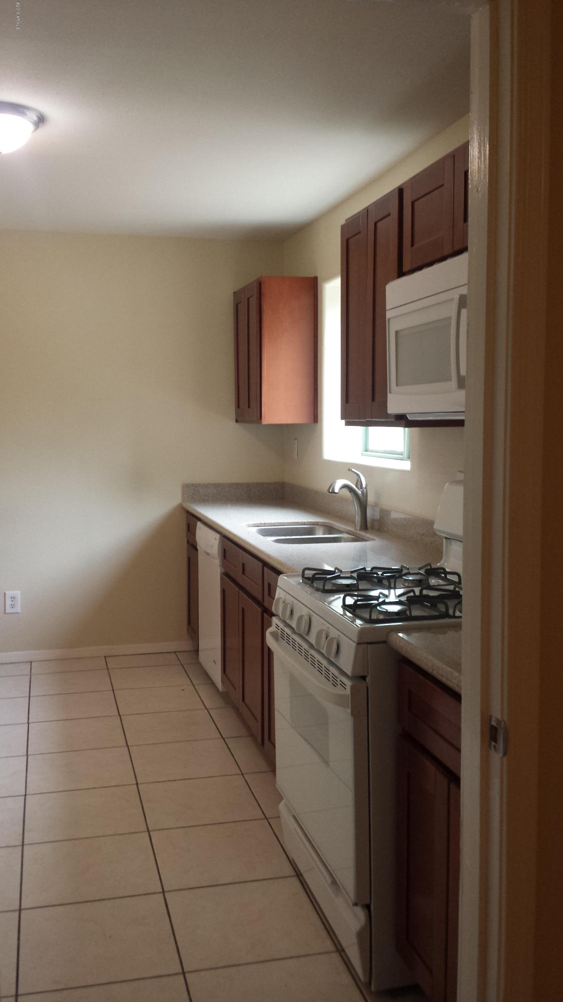 4422 West Cheery Lynn Road, Unit WOW Phoenix, AZ 85031 - Photo 3 of 34 20150126_134011
