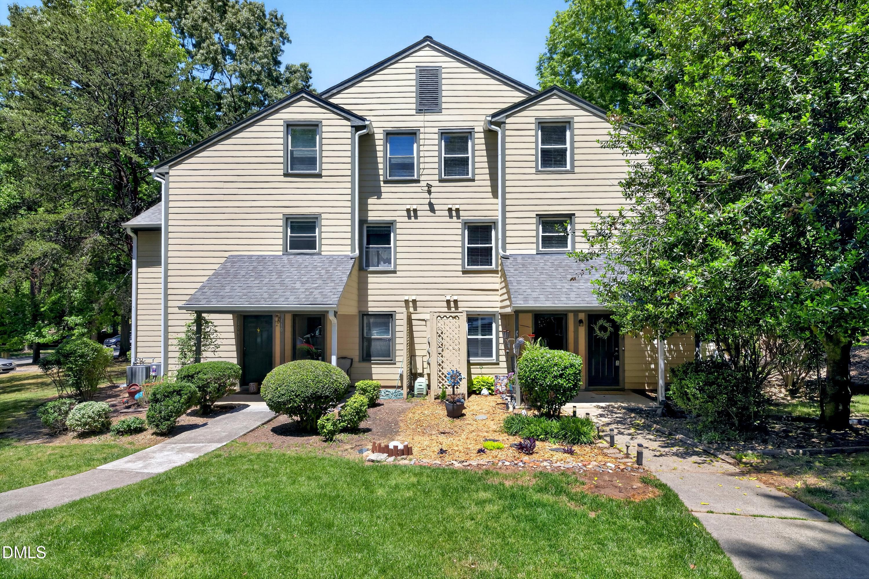 112 Broad Leaf Circle Raleigh, NC 27613 - Photo 2 of 35