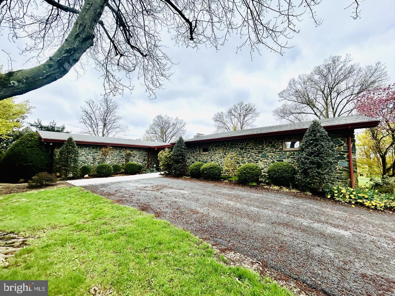 14820 Old York Road Phoenix, MD 21131 - Photo 3 of 22 a view of a back yard of the house
