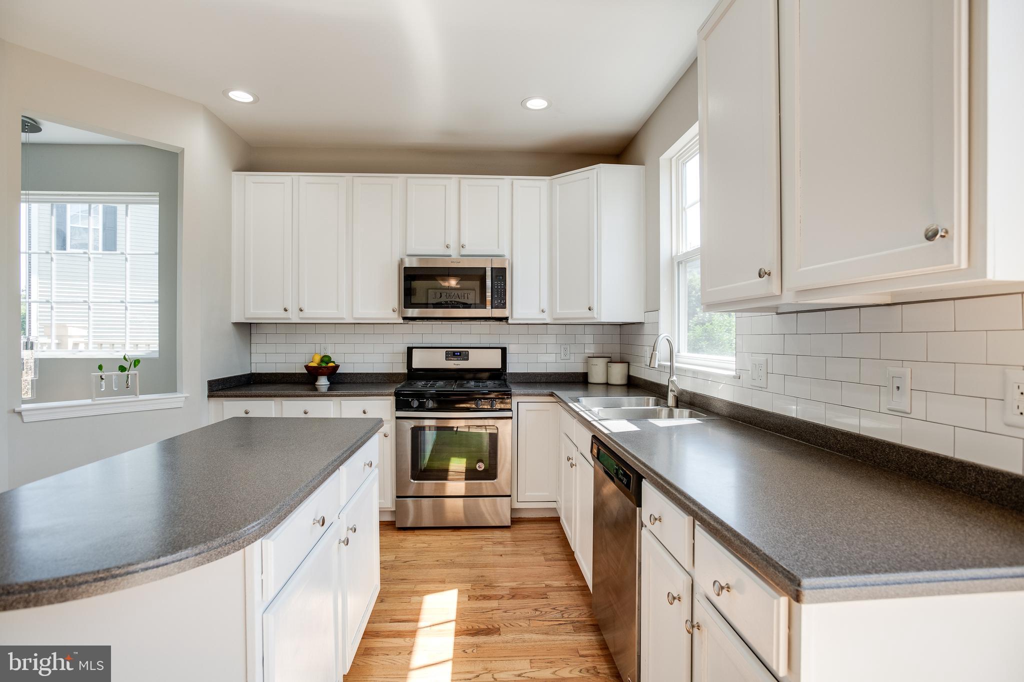 9177 Ribbon Falls Loop Bristow, VA 20136 - Photo 3 of 52 Lots of counter space