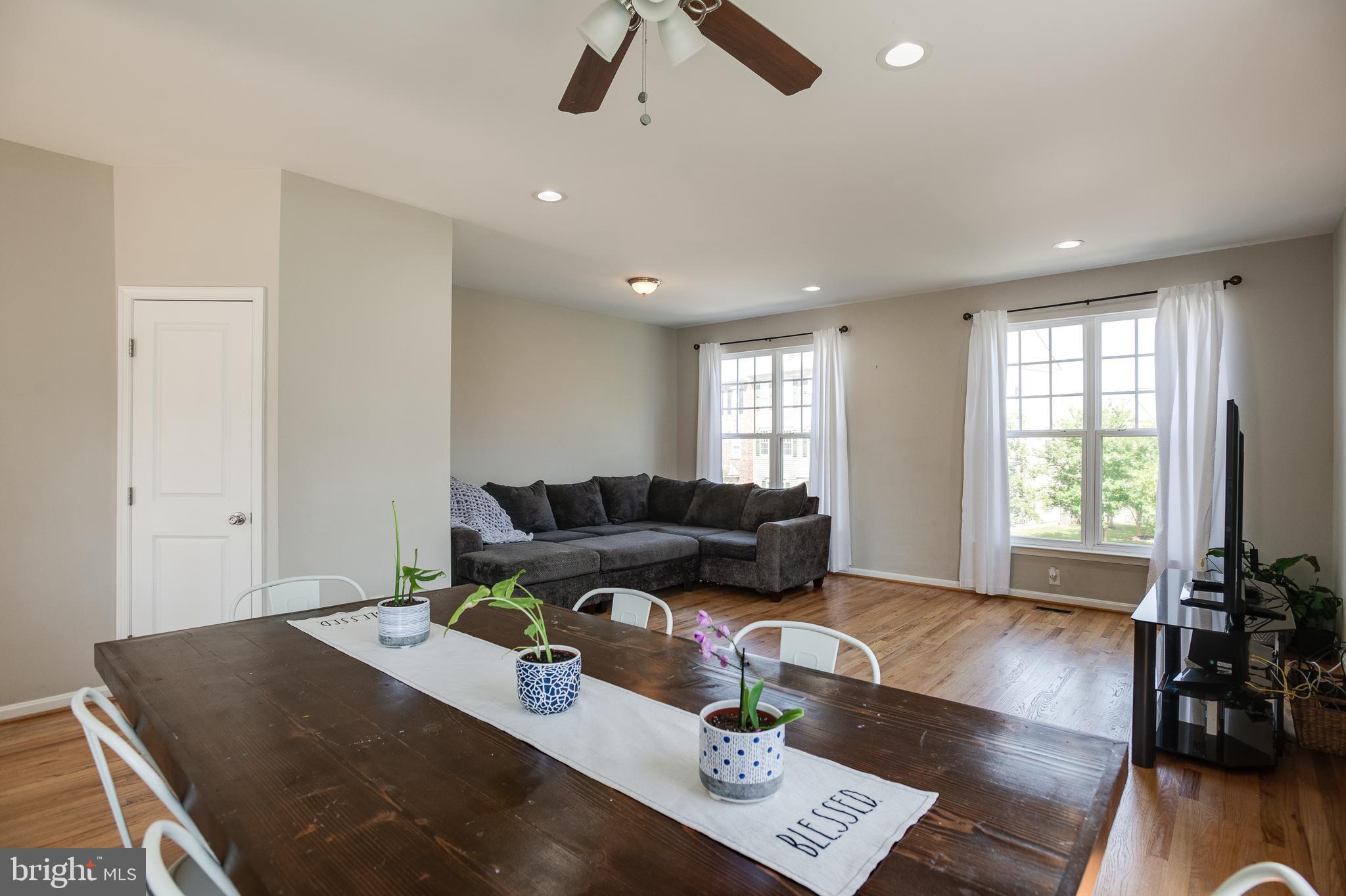 9177 Ribbon Falls Loop Bristow, VA 20136 - Photo 5 of 52 Living Dining Room Combo