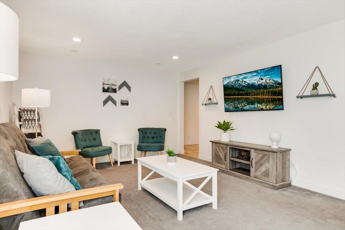 720 Northeast Innes Lane Bend, OR 97701 - Photo 10 of 35 10-720 NE Innes Ln-019