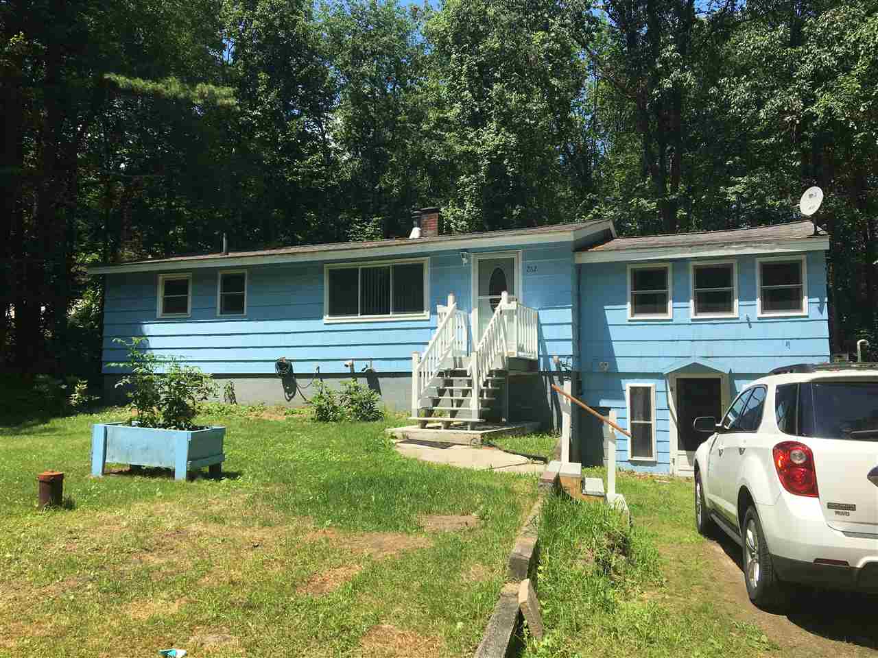 262 Hampstead Road Derry, NH 03038 - Photo 2 of 22