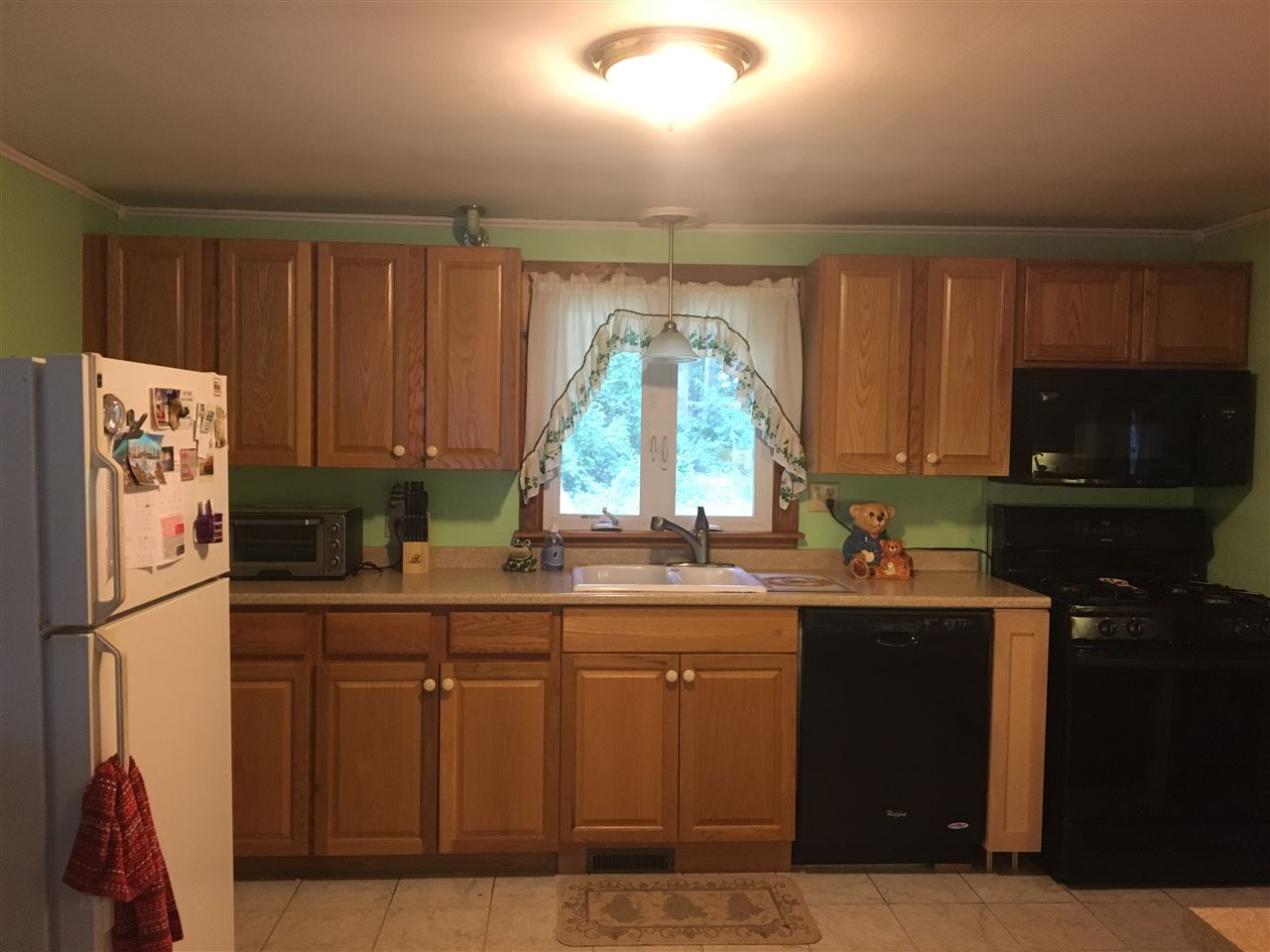 262 Hampstead Road Derry, NH 03038 - Photo 8 of 22