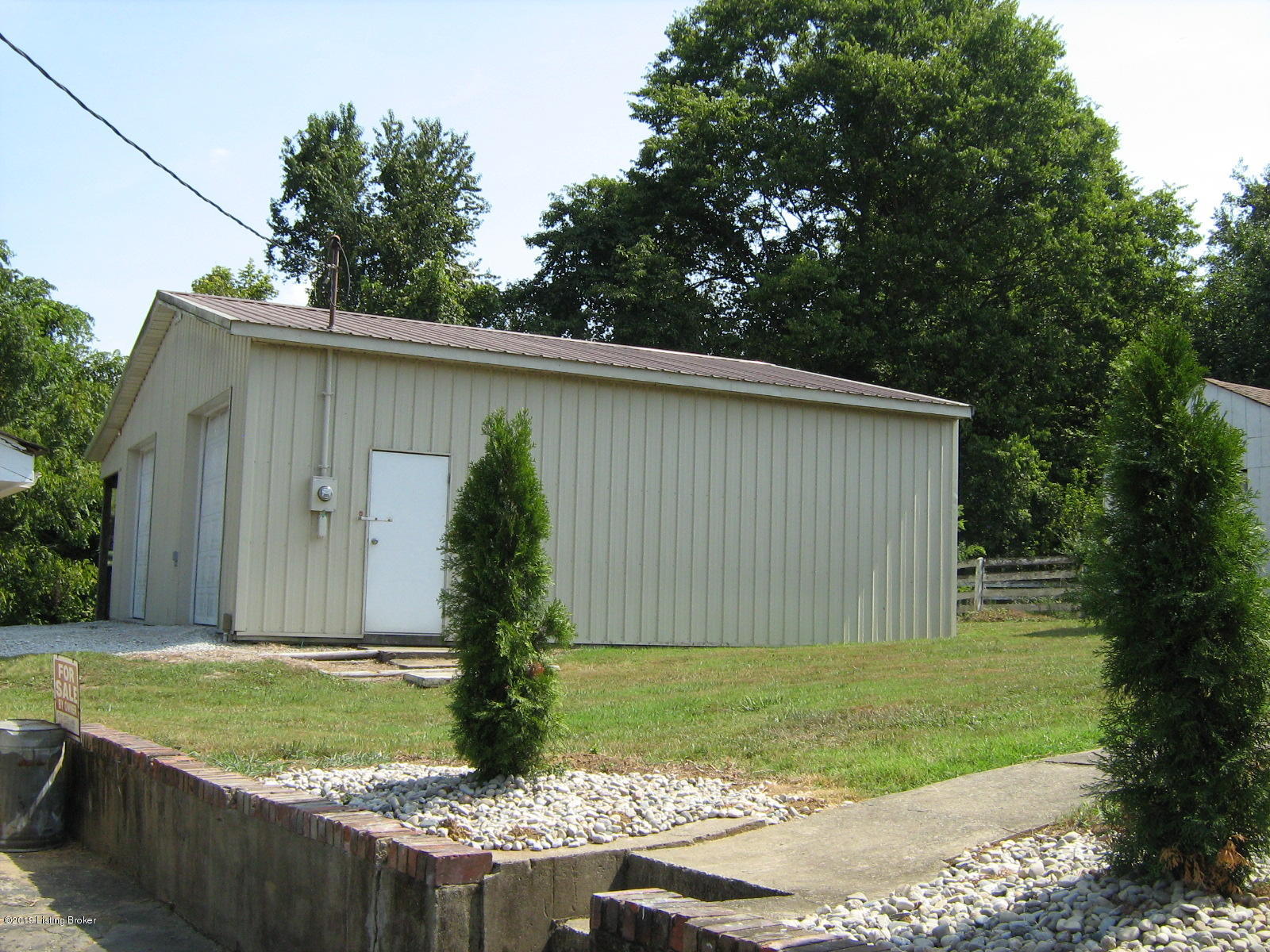 6705 West Orell Road Louisville, KY 40272 - Photo 5 of 26 IMG_1605