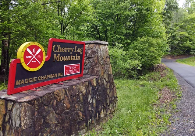 $389,900 | 31 Eagle Feather Drive, Blue Ridge, GA 30513