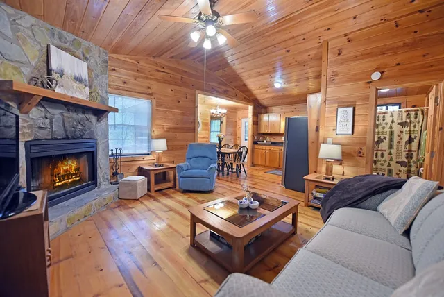 $389,900 | 31 Eagle Feather Drive, Blue Ridge, GA 30513