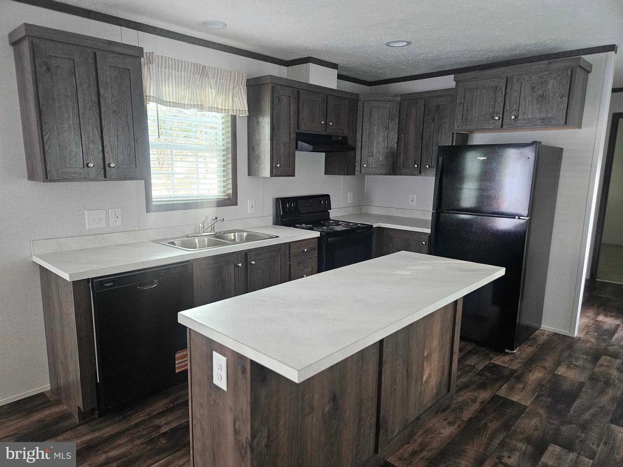 300 Ridge Road, Unit 41 Etters, PA 17319 - Photo 6 of 23 Gallery Image 6