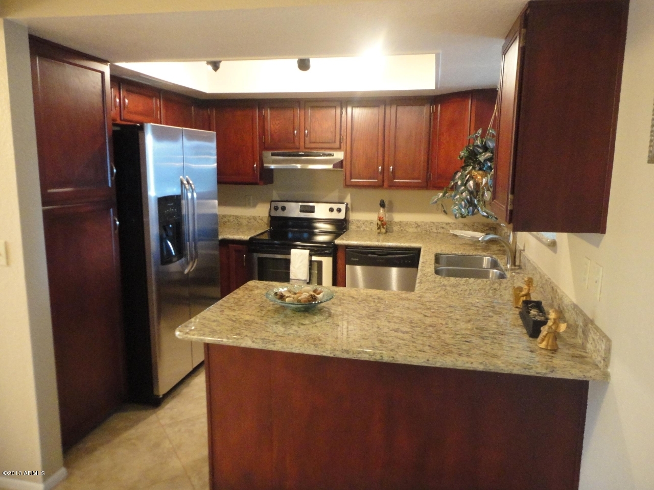 324 East Harwell Road Gilbert, AZ 85234 - Photo 2 of 19 KITCHEN 1